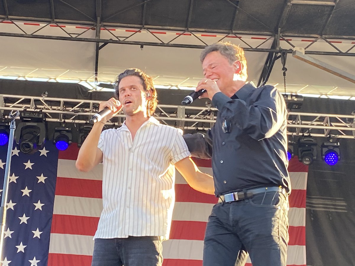 drapercity's tweet photo. AMAZING Draper Nights performances from Chris Osmond, @donnyosmond, @TheAnitaCochran, @JamieONeal and @cdjmusic. #draperdays #draperdays2022 https://t.co/4e2r5V4Vgw
