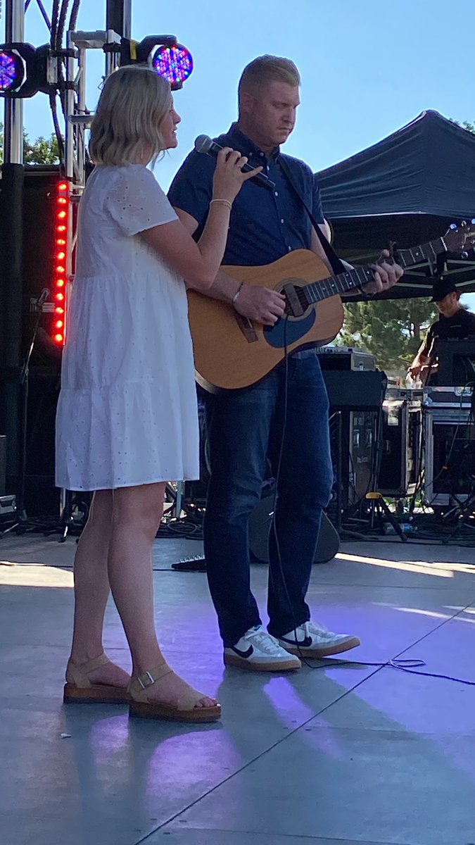 drapercity's tweet photo. AMAZING Draper Nights performances from Chris Osmond, @donnyosmond, @TheAnitaCochran, @JamieONeal and @cdjmusic. #draperdays #draperdays2022 https://t.co/4e2r5V4Vgw