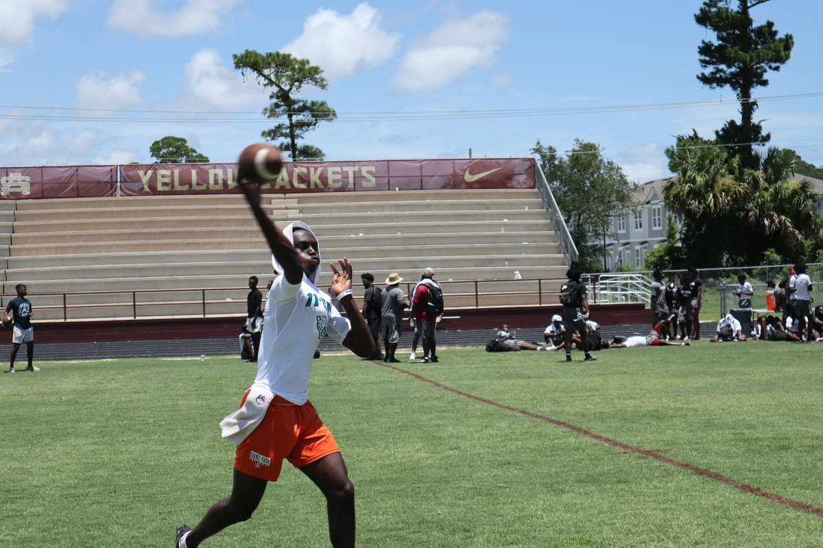 OPHS_FB's tweet photo. @OPHS_FB Had a wonderful time yesterday competing at the @Jaguars Nike 11-on Tournament!  Big shout out to @Adriel_Rocha and his team! https://t.co/mxeT56kxjl