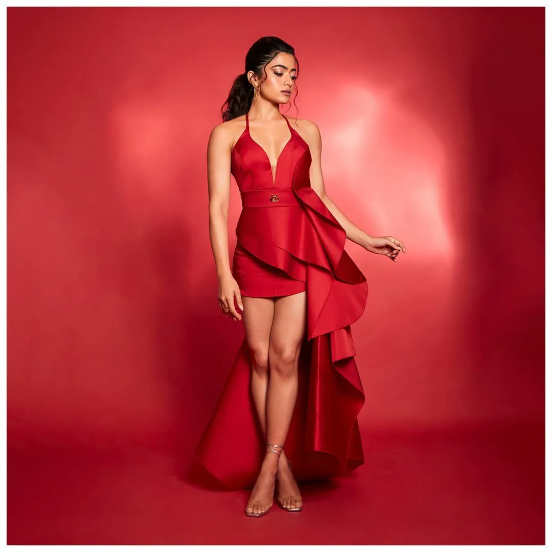 iamRashmikaArmy's tweet photo. Baby In Red β€οΈπ₯°πππ€©π«Ά
@iamRashmika
#RashmikaMandannahot
#babyinred https://t.co/ASm44w4SqJ