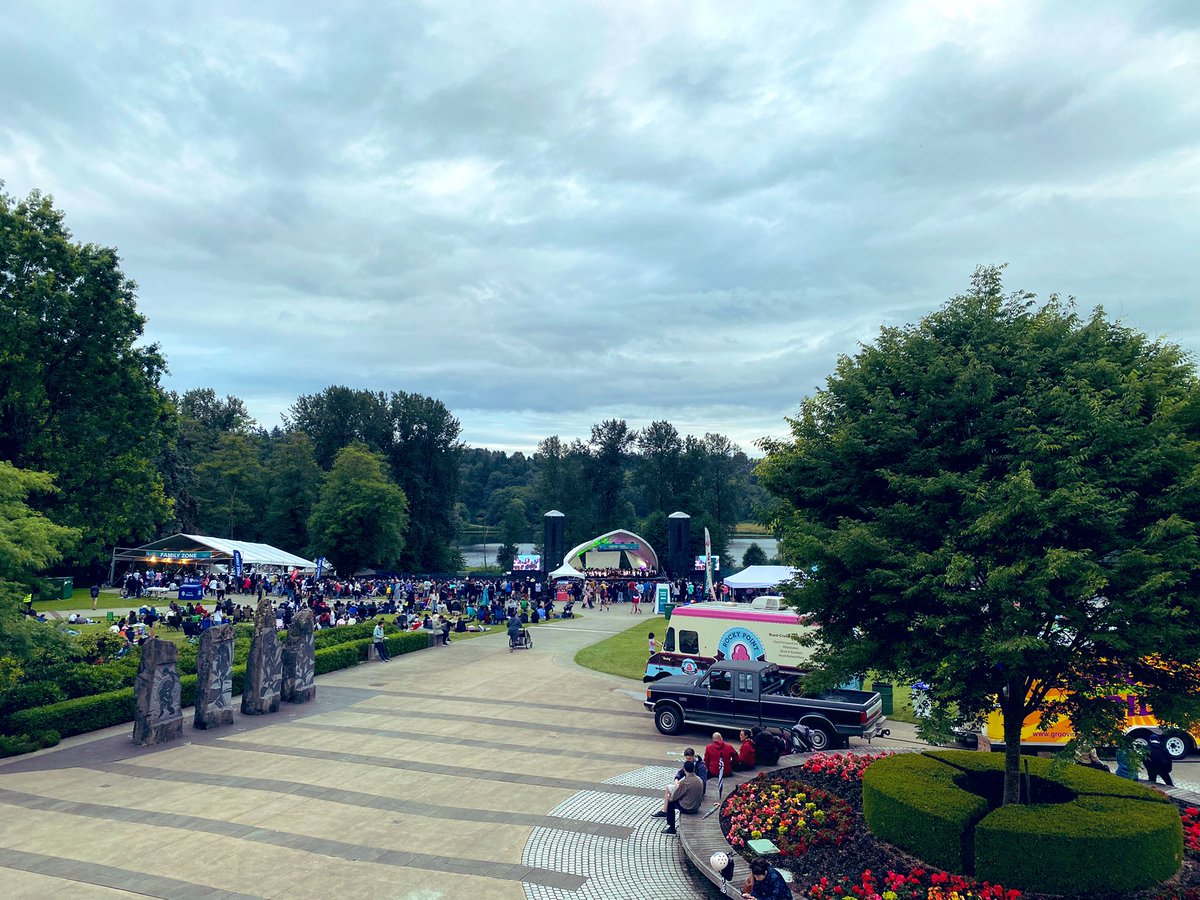 KatrinaCHome's tweet image. Thanks so much to @VSOrchestra @VSOMusicSchool and the @CityofBurnaby for the beautiful Symphony in the Park at #DeerLake. 

So amazing that we finally get to gather together for this wonderful and meaningful event with our local #Burnaby families again this year. 💛