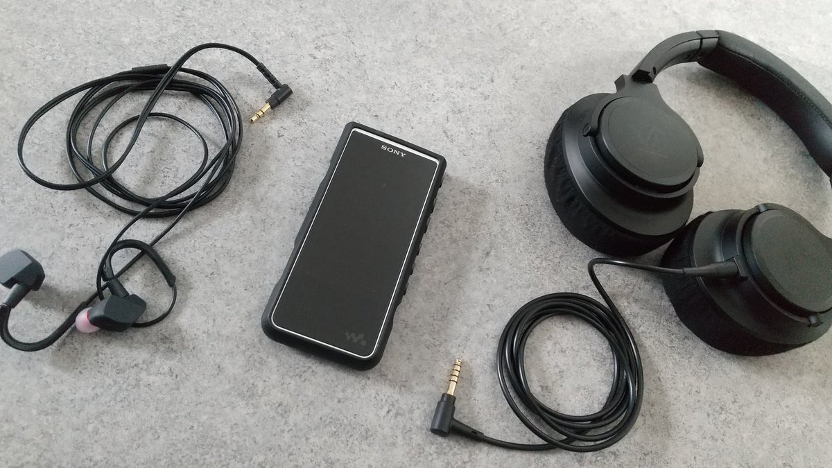 007_poke's tweet photo. こうやって人はオーディオの沼にはまっていくのか…
#walkman 
#ZX507 https://t.co/8bCdwk2mDy