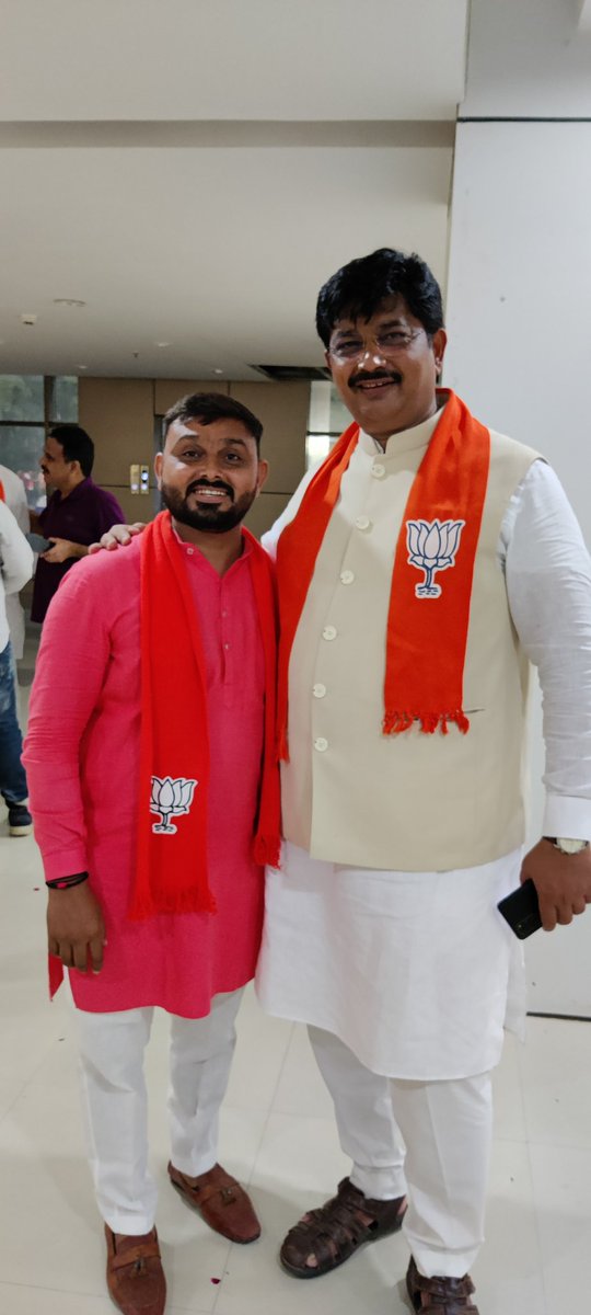 HareshGPatel6's tweet photo. સેવા એજ પર્મો ધર્મ ને સાકાર કરનાર તથા સંગઠક અને અમારા માર્ગદર્શક ભાજપ ગુજરાત પ્રદેશના અગ્રણી મોટાભાઈ @AmitThakerBJPજીને તેમના જન્મ દિવસની અનંત શુભેચ્છા સહ શુભકામનાઓ.
#HBAmitThaker ji https://t.co/cTHYaRaAec