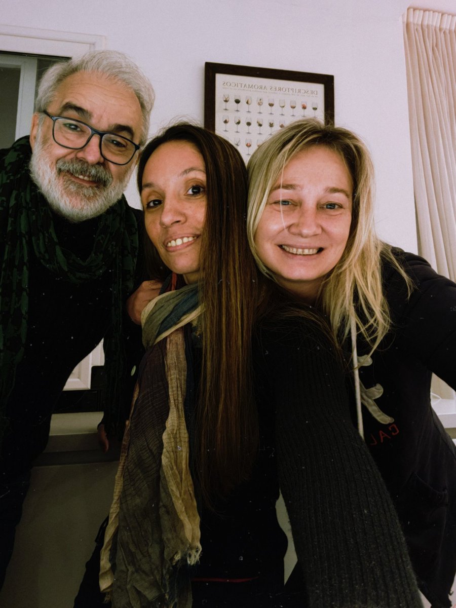 gemi_olys's tweet image. #ElTiempoDeDiosEsPerfecto la humildad y amabilidad de ellos es increíble 😭😍😍😍 esas conversaciones y el tiempo compartido nunca lo olvidaré gracias sr @LBechini @XimenaFassi conocerlos en persona fue una super experiencia #BuenosAires #Argentina 🇦🇷🇵🇾🙏💫😊😍