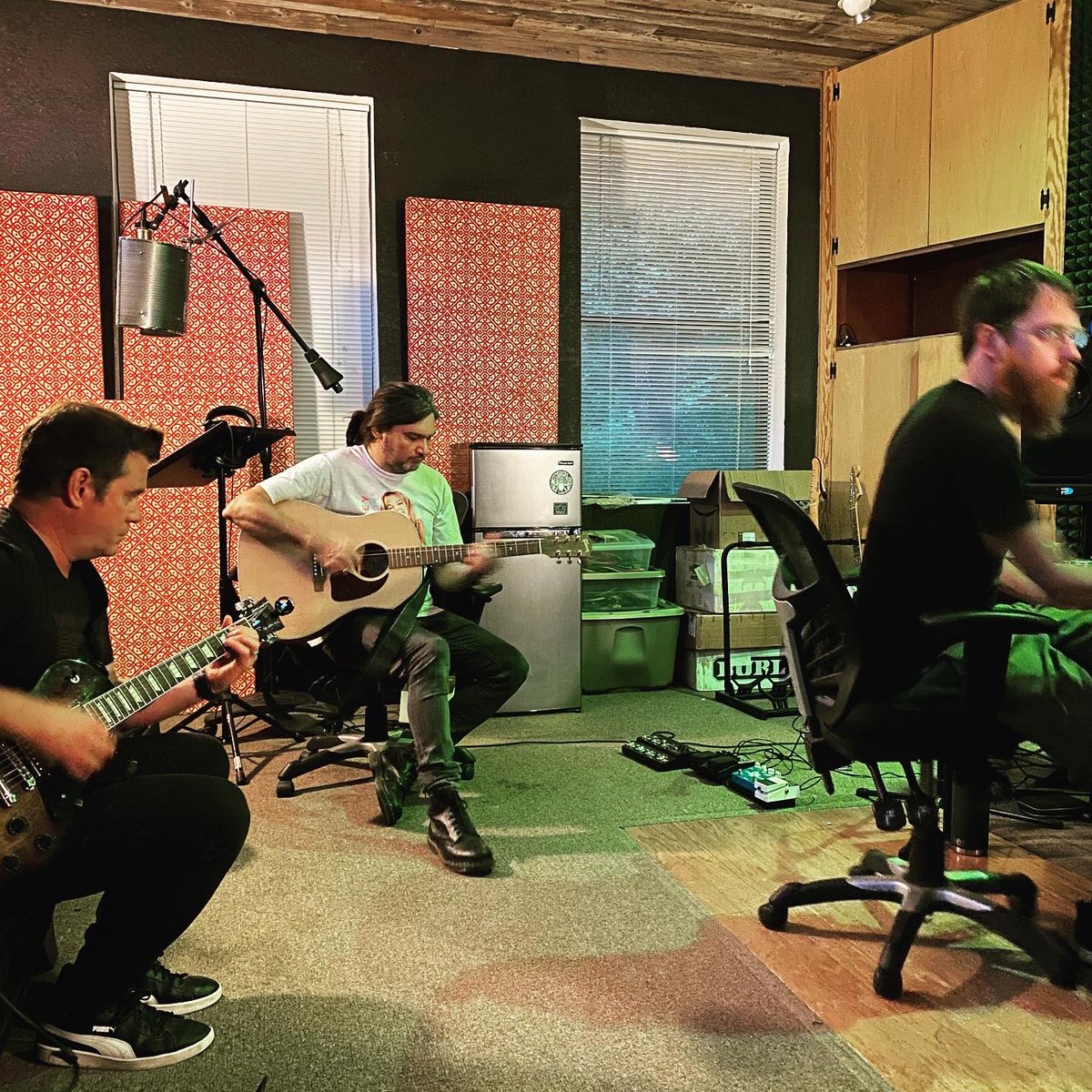 KamranV (@cykik) on Twitter photo It's finally out!
<a href="/TrailOfDead/">Trail Of Dead</a>'s #quadraphonic epic XI: Bleed Here Now
>> heavenly strings, hellish choir, bleeding guitars, <a href="/amandapalmer/">Amanda Palmer 🎹</a>, <a href="/spoontheband/">SPOON</a>'s #BrittDaniel & my left foot
..LISTEN now..
shop.cykik.com/products/trail…
📸 by <a href="/mrbonzai/">Mr. Bonzai</a> It's finally out!
<a href="/TrailOfDead/">Trail Of Dead</a>'s #quadraphonic epic XI: Bleed Here Now
>> heavenly strings, hellish choir, bleeding guitars, <a href="/amandapalmer/">Amanda Palmer 🎹</a>, <a href="/spoontheband/">SPOON</a>'s #BrittDaniel & my left foot
..LISTEN now..
shop.cykik.com/products/trail…
📸 by <a href="/mrbonzai/">Mr. Bonzai</a>