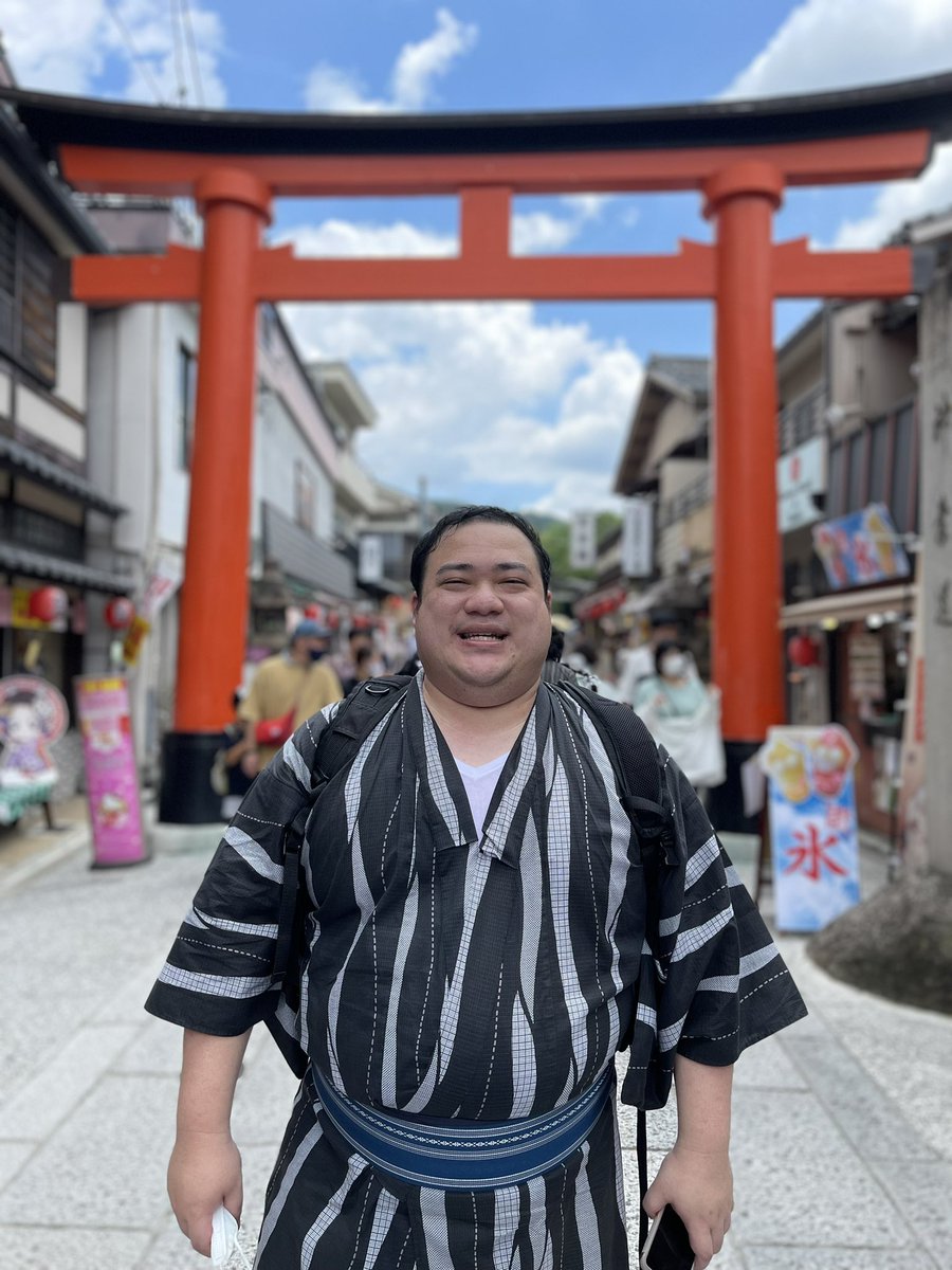 DisguisedToast's tweet image. Beautiful People in Japan