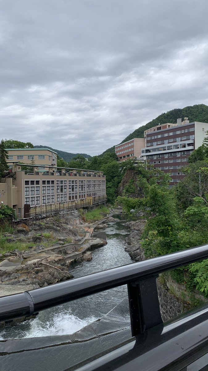 hinanodeeeeesu's tweet photo. 昨日のドライブphotoたち📸
北海道の温泉街  " 定山渓 "
かわいいカフェがたくさんあるし
アジサイも咲いてて最高、、次行く時は宿泊したいなあ♨️

７月も半ばだけど19℃で寒かった🤧 https://t.co/yzvOmZMXuI