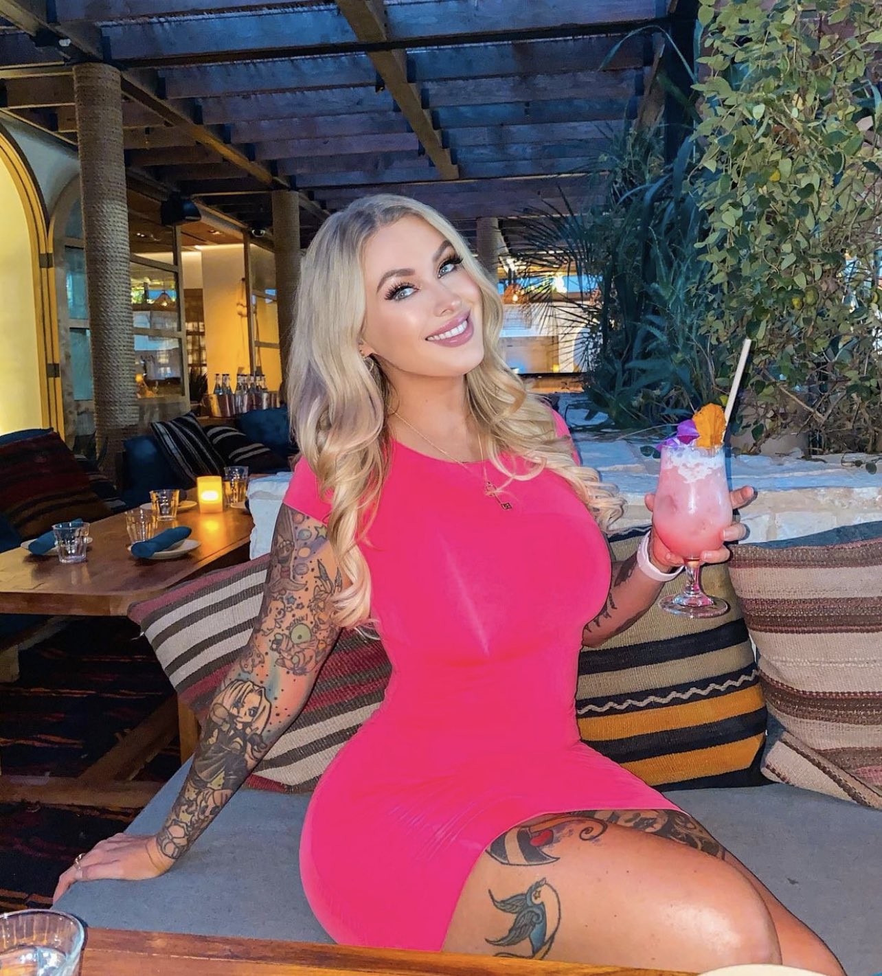 Laura Lux on Twitter: "what’s your drink of choice? 🍹 https://t.co/2d2v9uAvjt" / Twitter