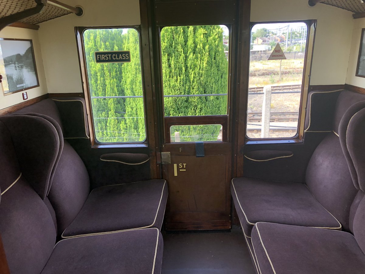 MaccaJack22's tweet photo. The Oxford weekend continues with a trip on a Great Western Railway steam train at @DidcotRailwayC  First class carriage of course! https://t.co/O0Yn70PCO4