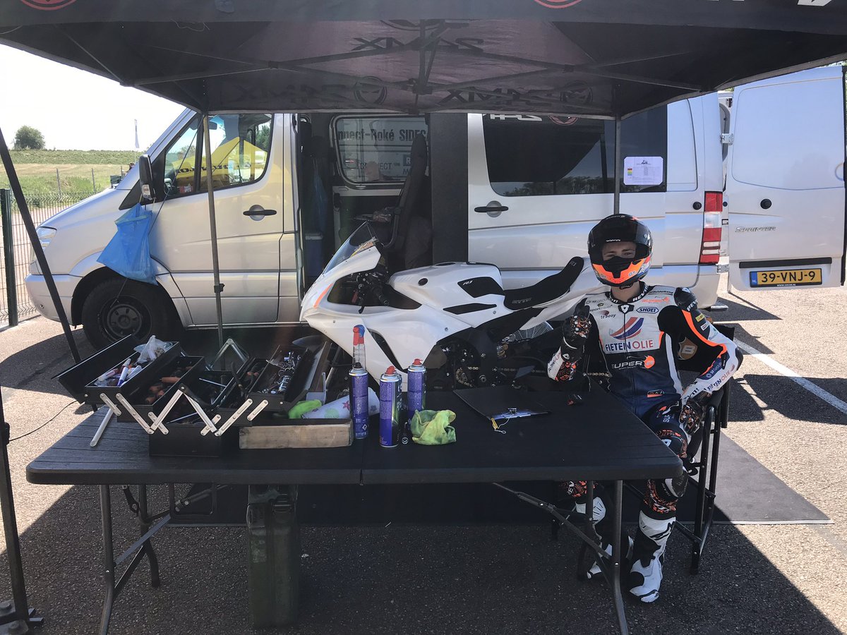 GoKoBra's tweet image. 6 years in between, time goes fast also the laptime on track 😱💨#trackday.be #Ecuyers #laprecord  #Zonta84 #yamahaR1