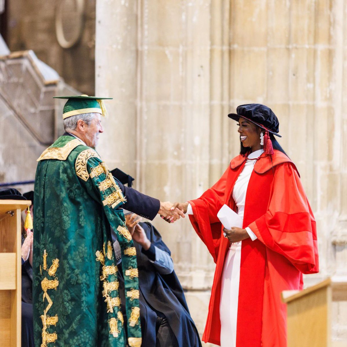 Mistohmie's tweet photo. Tiwa Savage don collect Doctorate. Deh there deh shake yansh and not adding value to yourself. #StayRelevant !!!! https://t.co/cSpz2seCWI