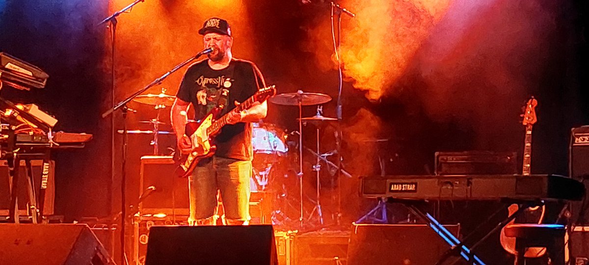 Some solo <a href="/windings/">preach</a> yesterday evening in <a href="/mydolans/">Dolans Limerick</a> &amp; <a href="/seodashows/">SEODA SHOWS</a>. Any set that starts with a small piano and ends with good ol' shredding is, as ever, a joy from Steve.