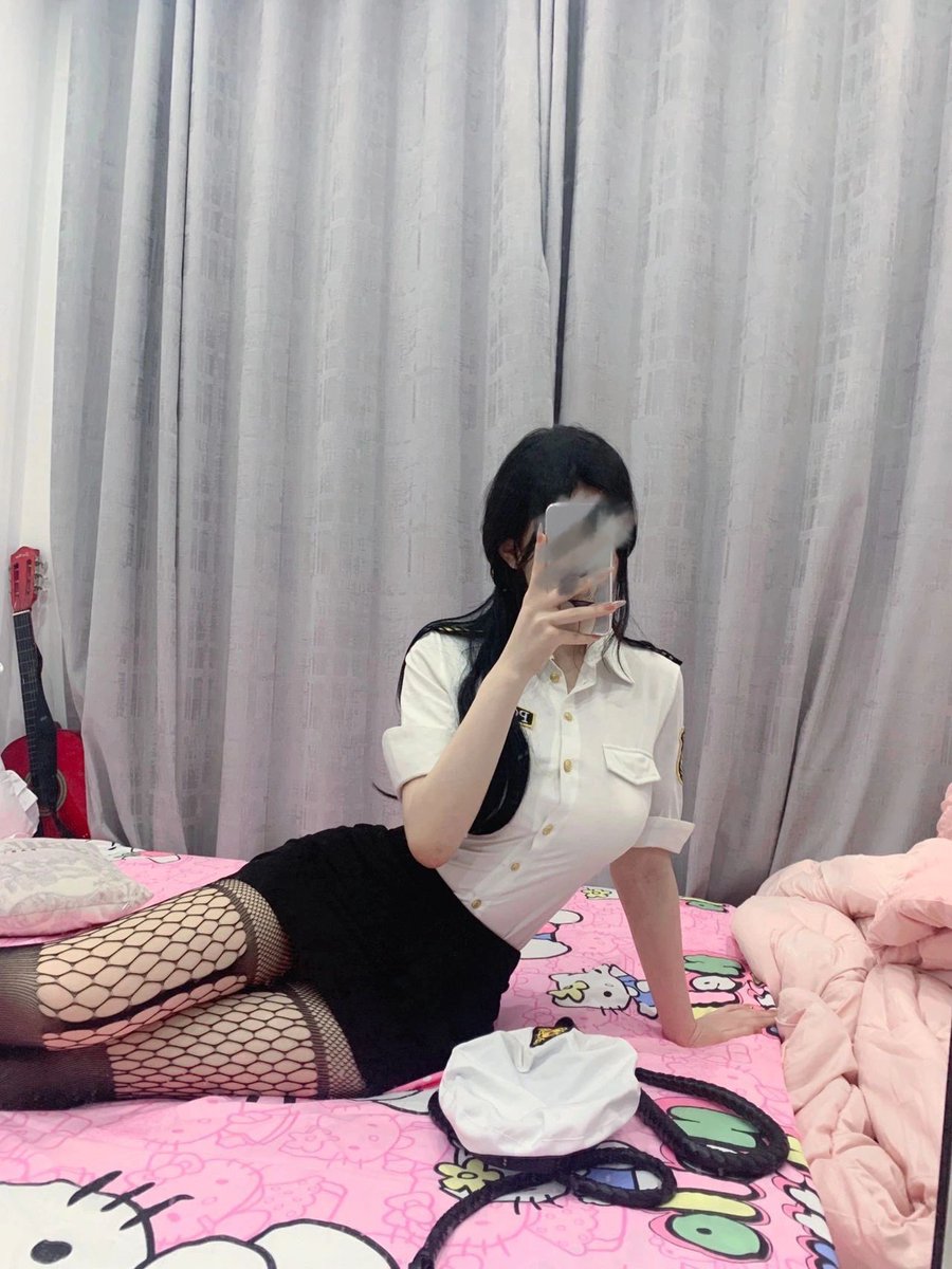 晚上来我家，给你口射 https://t.co/q3uySD5erL