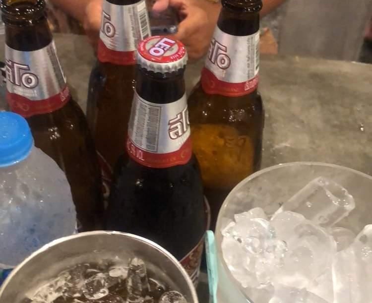 dstom6969's tweet photo. FWBคงไม่เหมาะกับเรา เราน่าจะเหมาะกับ
Friend with beer 555 https://t.co/gz9XGlTZco