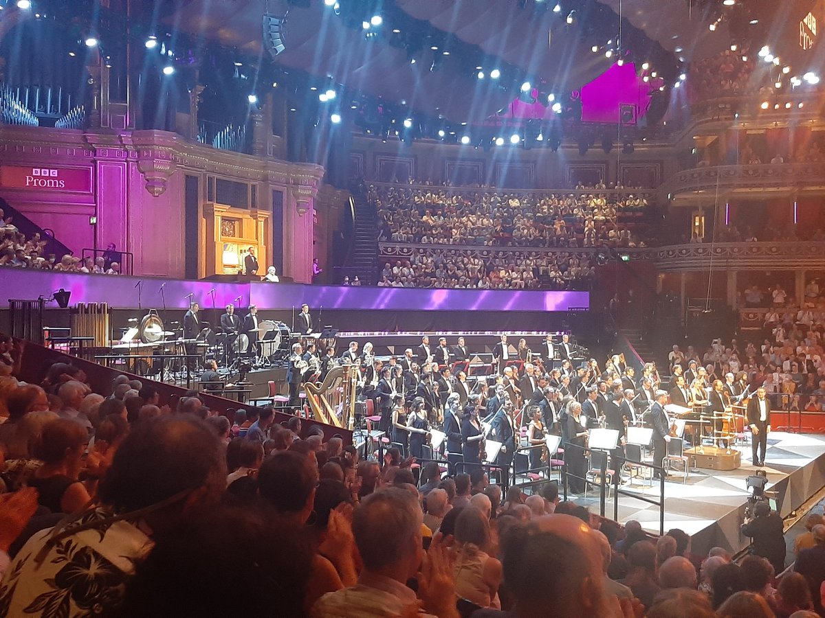 JWOrchestraFans's tweet image. What a fantastic Prom last night from #JohnWilson and @SinfoniaOfLondn 😍🎶👏🏻 The Coates encore was a perfect ending! Congratulations to everyone involved @WatkinsHuw #AdamWalker @rosennaeast @declankkennedy
Can't wait to relive it again on BBC Four this evening!