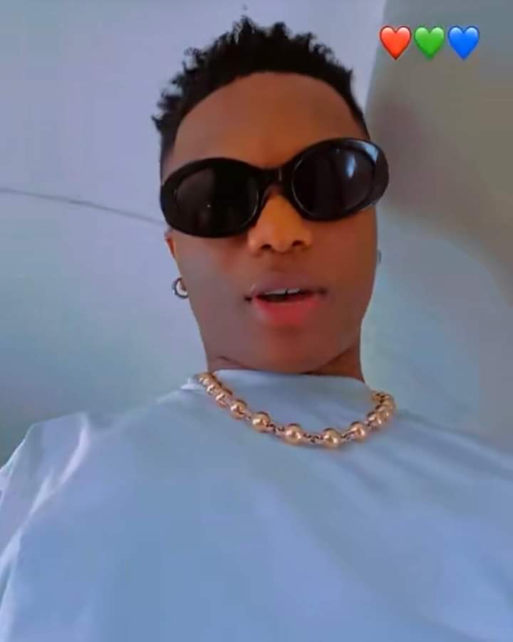 ClassicDummies's tweet photo. @wizkidayo self dey use filter 
As you fine reach 😂😂😂
Machalla 🙌🙌🙌 https://t.co/P4d43kiKrZ