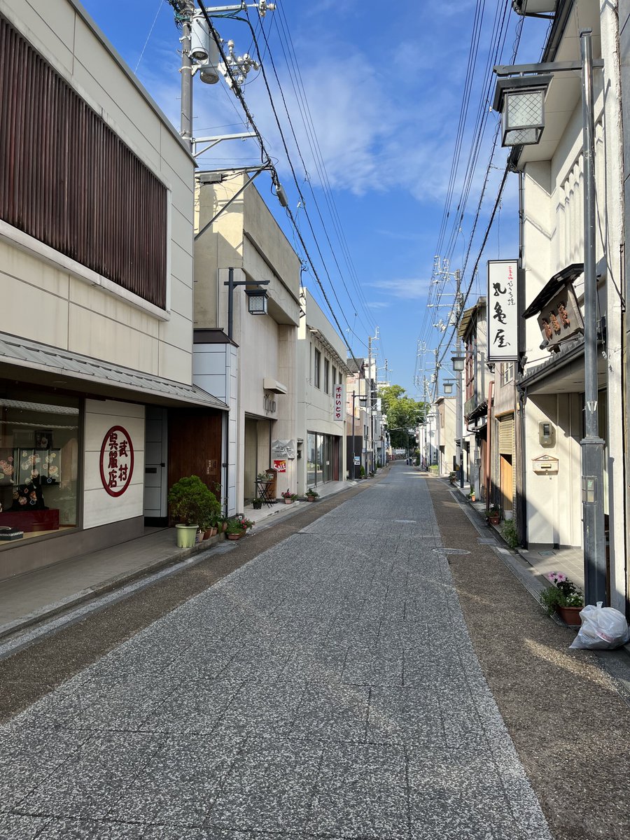 どんな商店街も最後に残るのは呉服屋と和菓子屋 廃れていく商店街の消えていく店の順番 Togetter