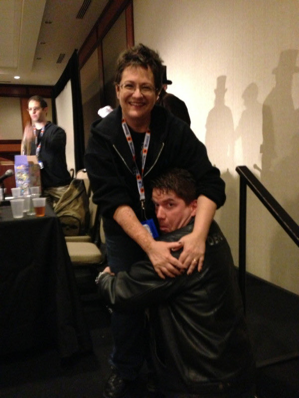 wendynather's tweet photo. #AwkwardHugs from β¦@jaysonstreetβ© β good for you, good for the planet! https://t.co/eKJWUlJOUv