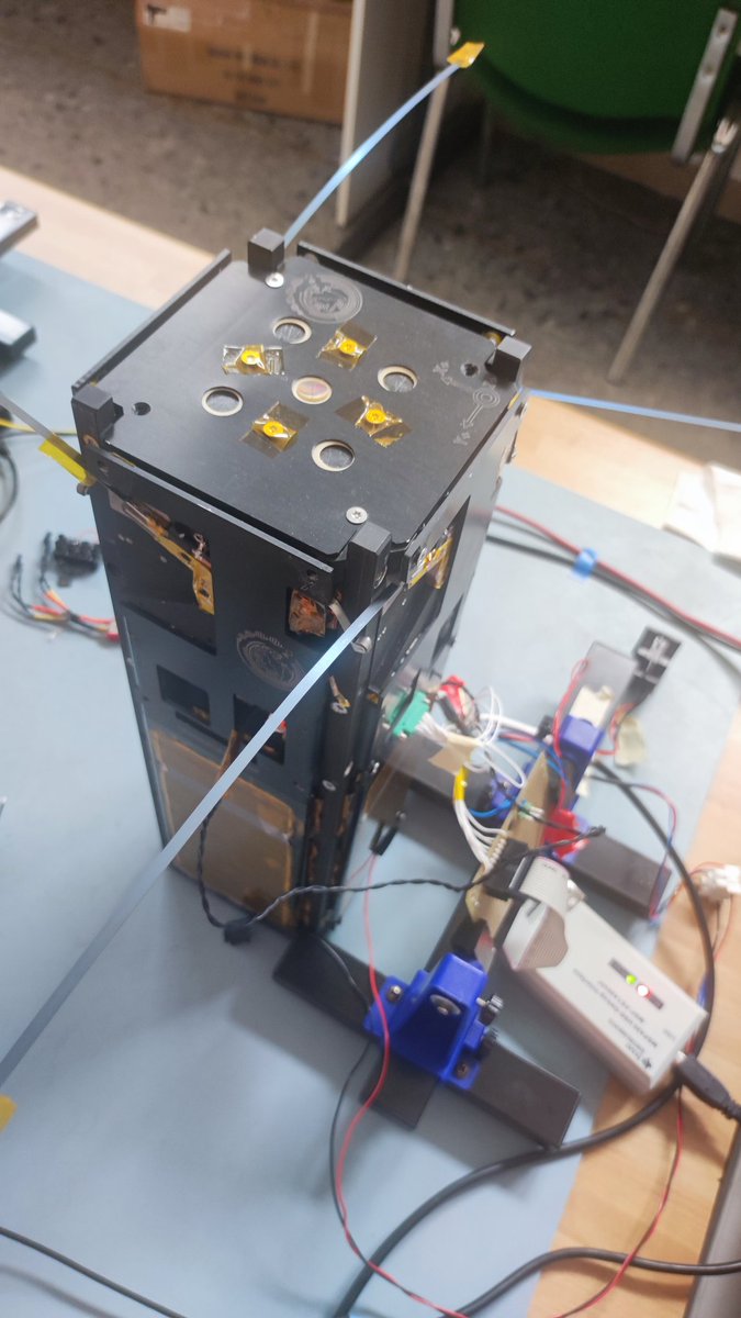 auo1971's tweet photo. @iz5xrc @IK8XLD Here it is! The engineering unit of #AstroBioCubeSat https://t.co/OviZsji3jY