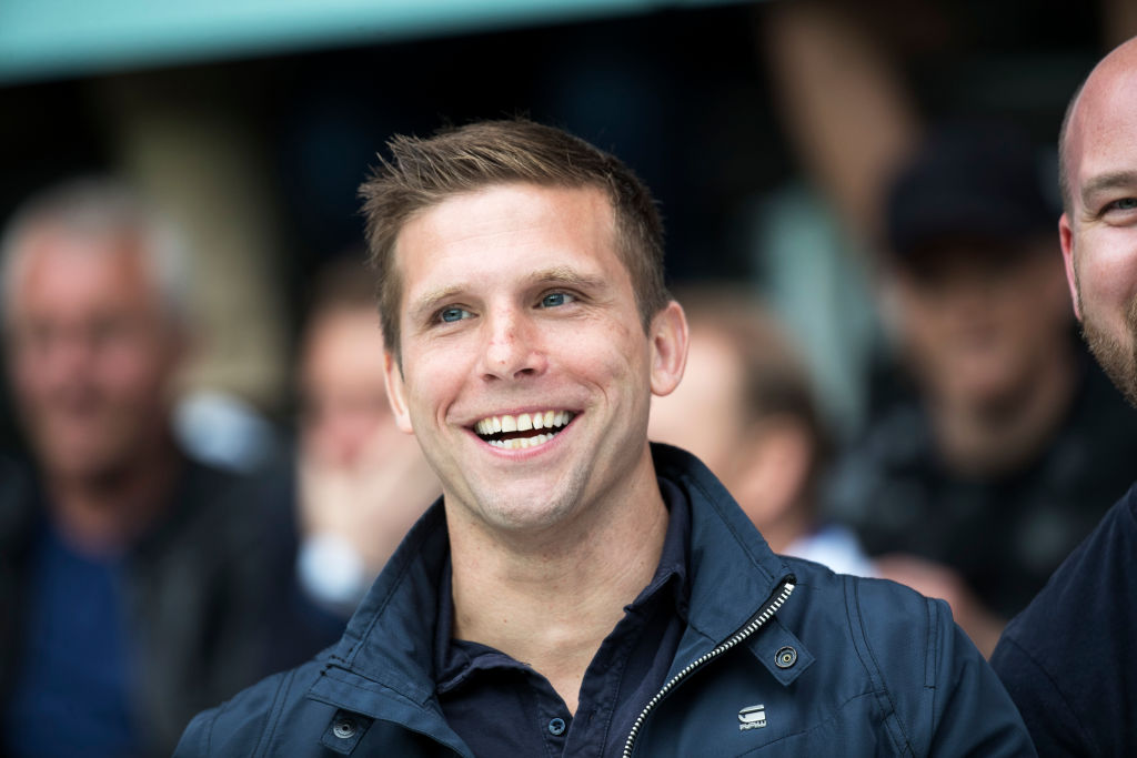 Former Southampton midfielder Anders Svensson is 4  6  today!

Happy birthday, Anders!  