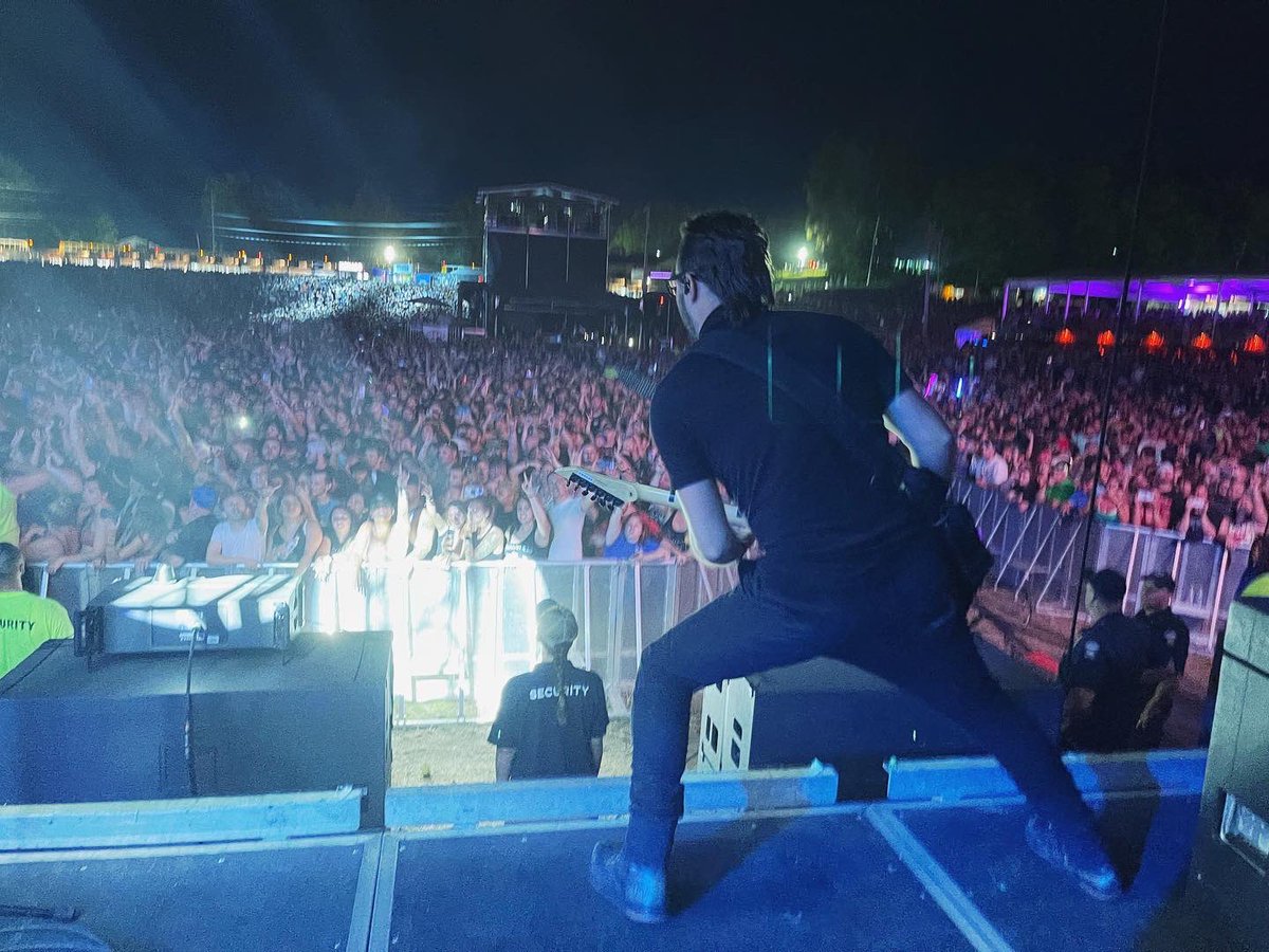 kjwallen's tweet photo. You were amazing @inkarcerationfestival ! Thank you all so much for giving us such an amazing memory tonight! Can’t wait to see you again soon!
🖤🖤🖤🖤🖤 @breakingbenjamin 
📷: @beardchowdah

#inkarcerationfestival #breakingbenjamin #shawshank #spacezebra #grateful https://t.co/483QIUI4Xx