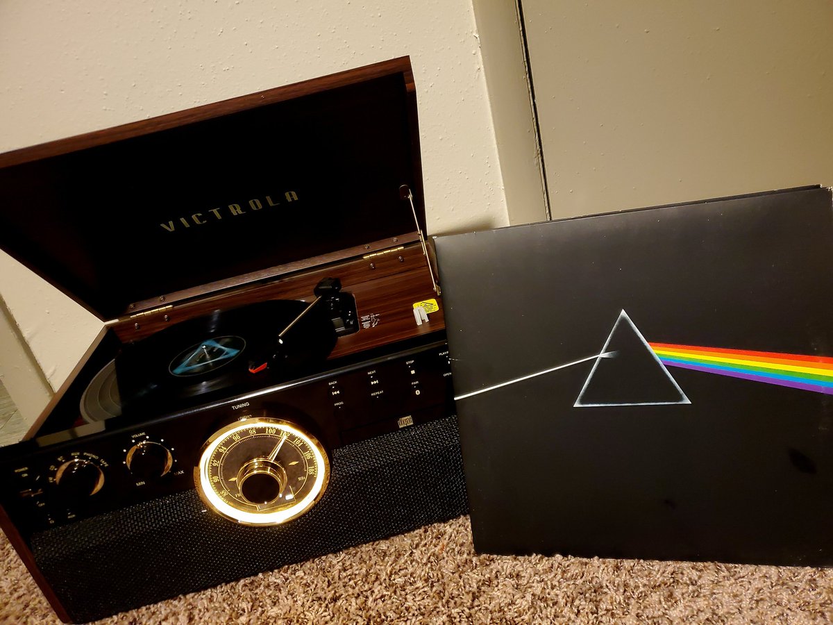 #NowPlaying: <a href="/pinkfloyd/">Pink Floyd</a>'s The Dark Side of the Moon.

#vinyl #music #vinylrecords #PinkFloyd
