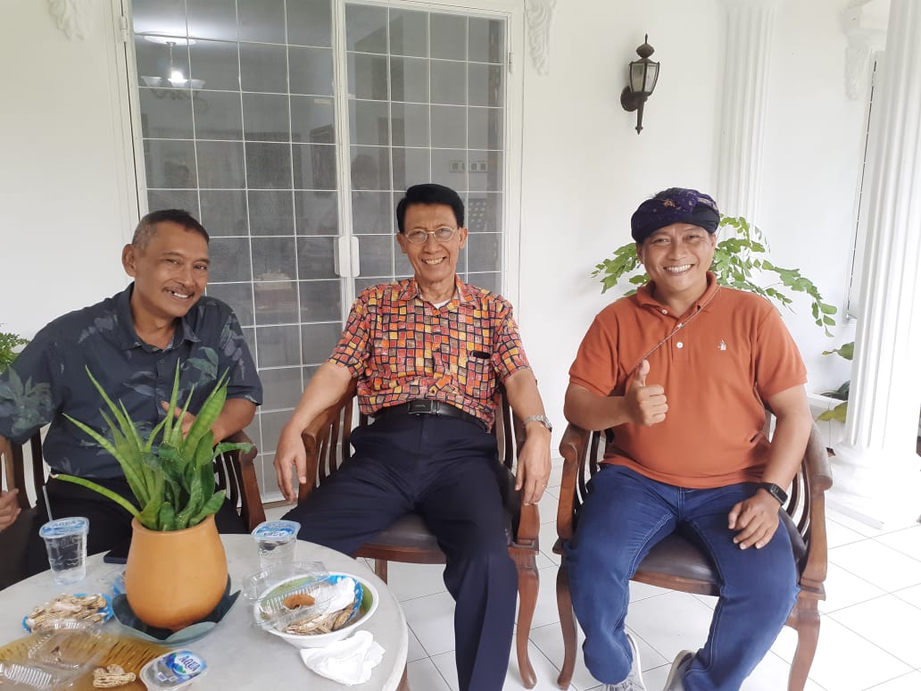 PiramidaSunda's tweet photo. Ketomplang2 brsm bp joko mulyono https://t.co/iHw4vhUTC4