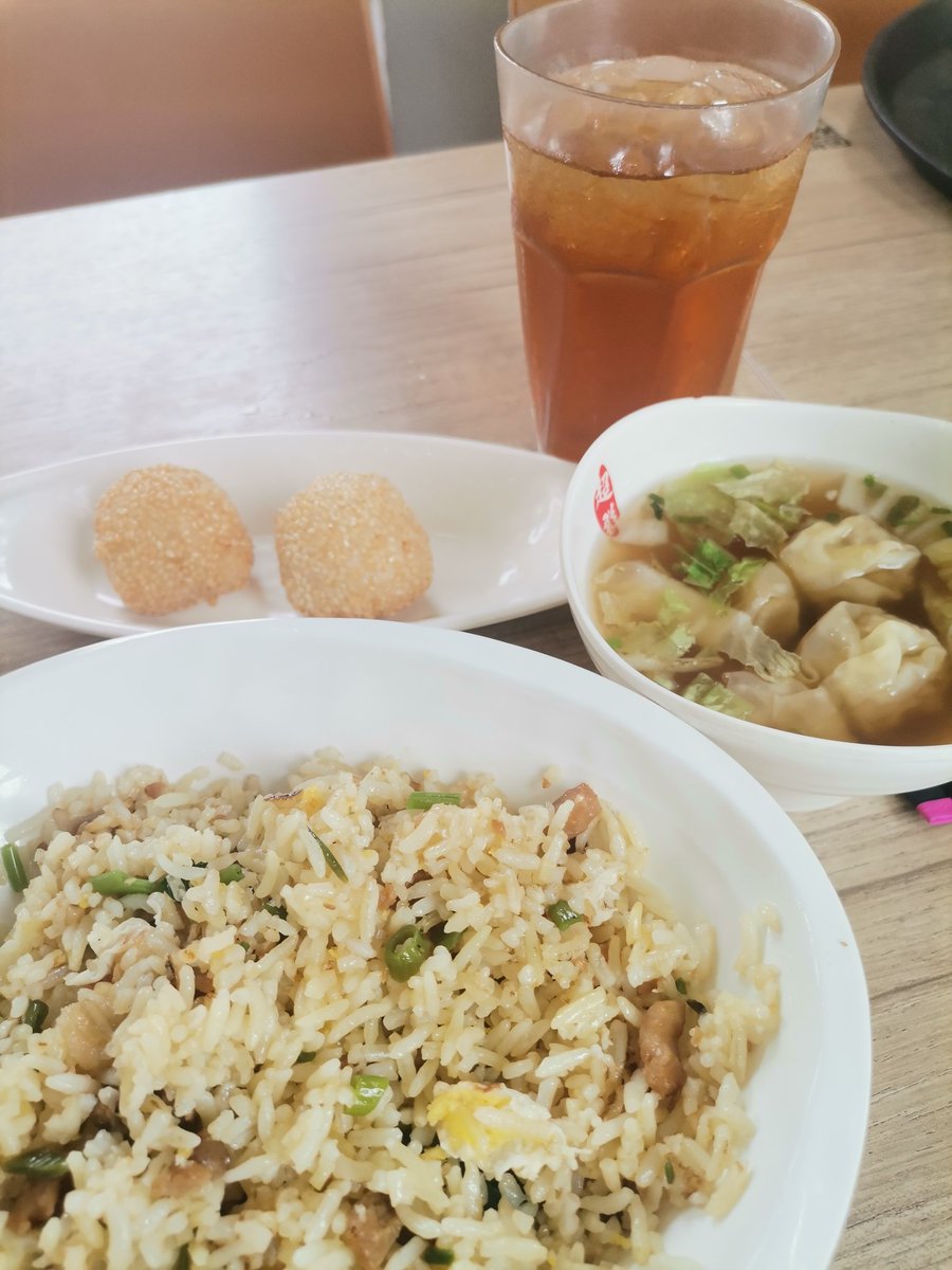 fallfor_YOUN's tweet photo. #우즈야_무즈는_이거먹어 
Lunch ��🧡 https://t.co/xjyviaRH9b