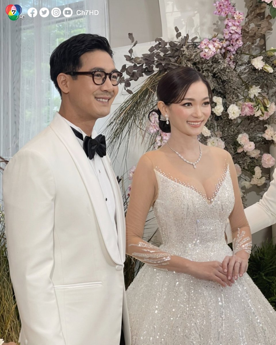 Ch7HD's tweet photo. บ่าวสาว #เวียร์วิกกี้ พร้อมทักทายแขกที่มาร่วมงานแล้วค่า 🥰

#vw_wedding
#เวียร์ศุกลวัฒน์
#วิกกี้พีมนต์ญา https://t.co/RuoJt6tGJm