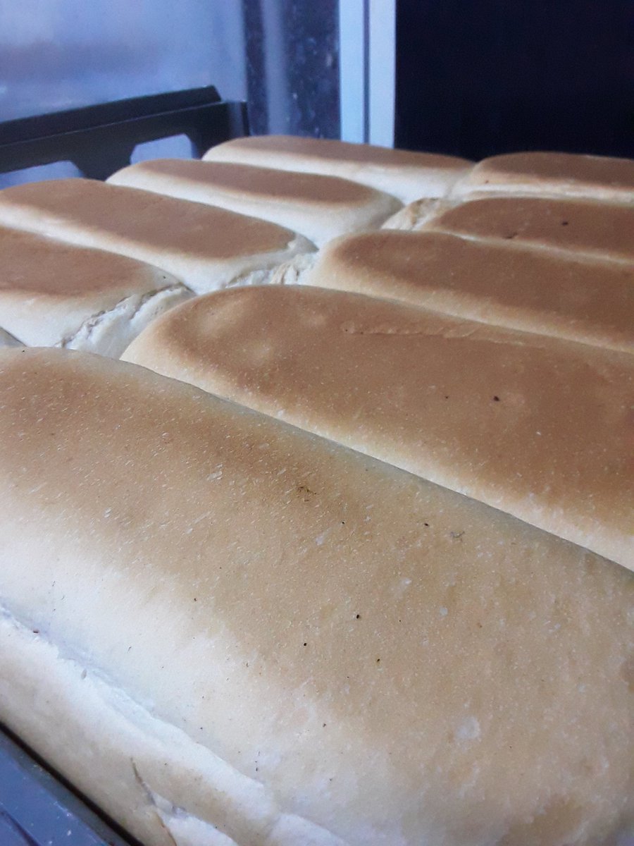 PhekoLinda's tweet photo. Good morning South Africa
My name is Linda in Middelburg Mpumalanga.  I bake and sell Bread for living, R11 each bread but for bulk its R9 . Whatsapp/call 078 056 2734. Your support will be highly appreciated. 

Rest in Peace 
BREAKING NEWS
#MassShooting
#gogoskhotheni https://t.co/wJvFQYY0wU