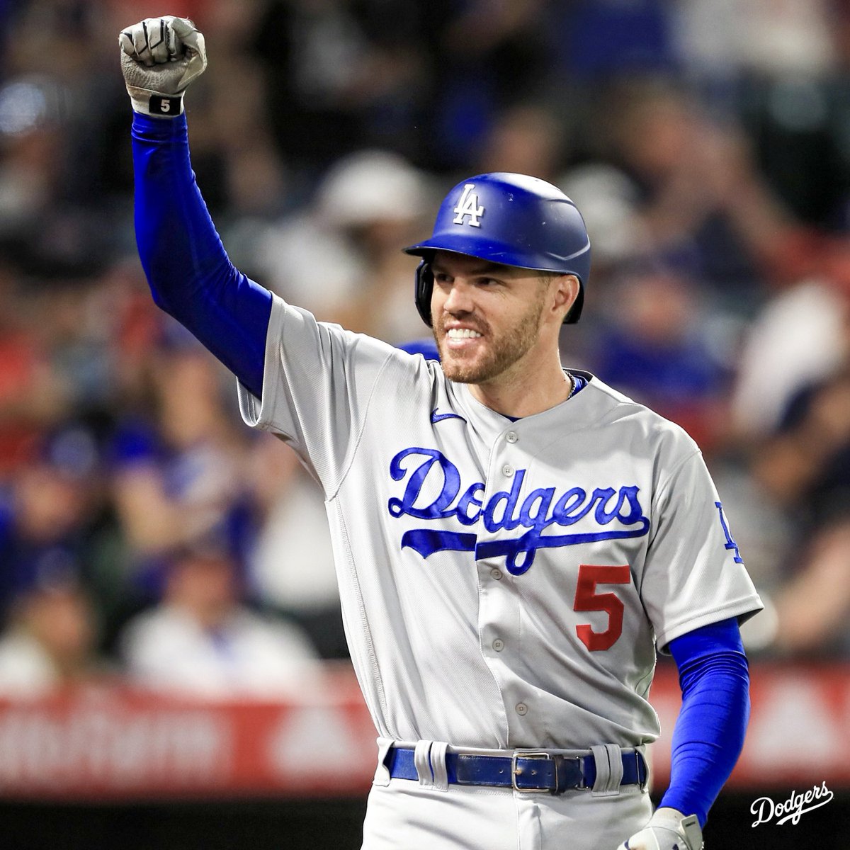 Dodgers's tweet photo. First NL team to 60 wins? Check. https://t.co/trxy9StvOA