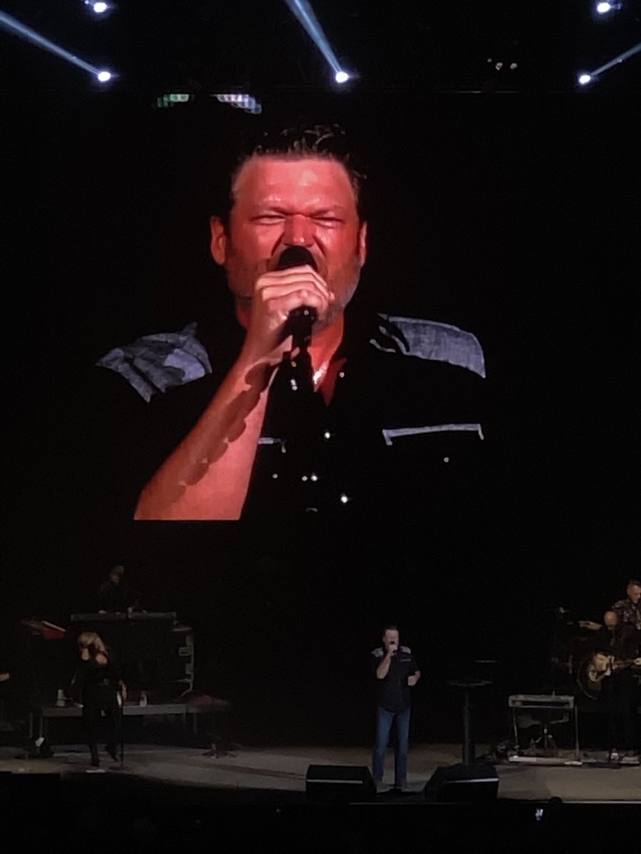 kell_coach's tweet photo. @CISN_Jack Absolutely amazing show!!
#YEG representing 💙🧡 https://t.co/yD2VMLXOsd