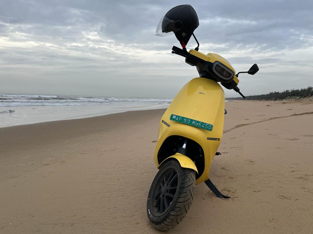 bcsidda's tweet photo. @OlaElectric @bhash Ola in pride at Sea shore https://t.co/q8vMB5VZh0