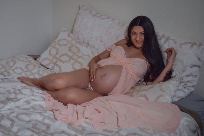 Who misses me being pregnant? https://t.co/uLBD0NT9Ao<a href="/tag/help"class="tags"><span>#help</span></a>