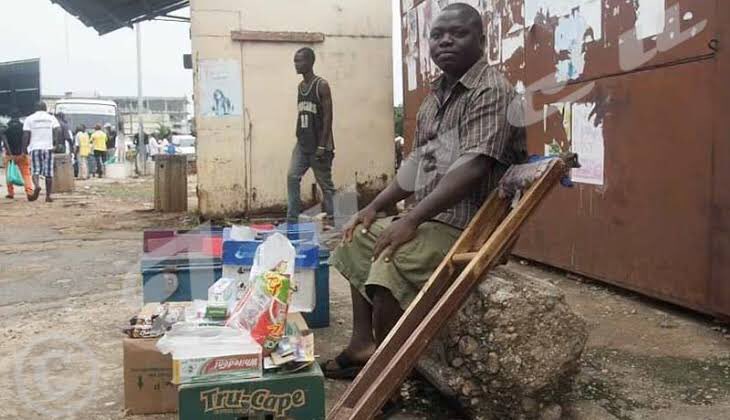 joe38690756's tweet photo. Rien n’empêche de travailler quelques soit ton état 🇨🇩💪 https://t.co/dpFGdwjEf4