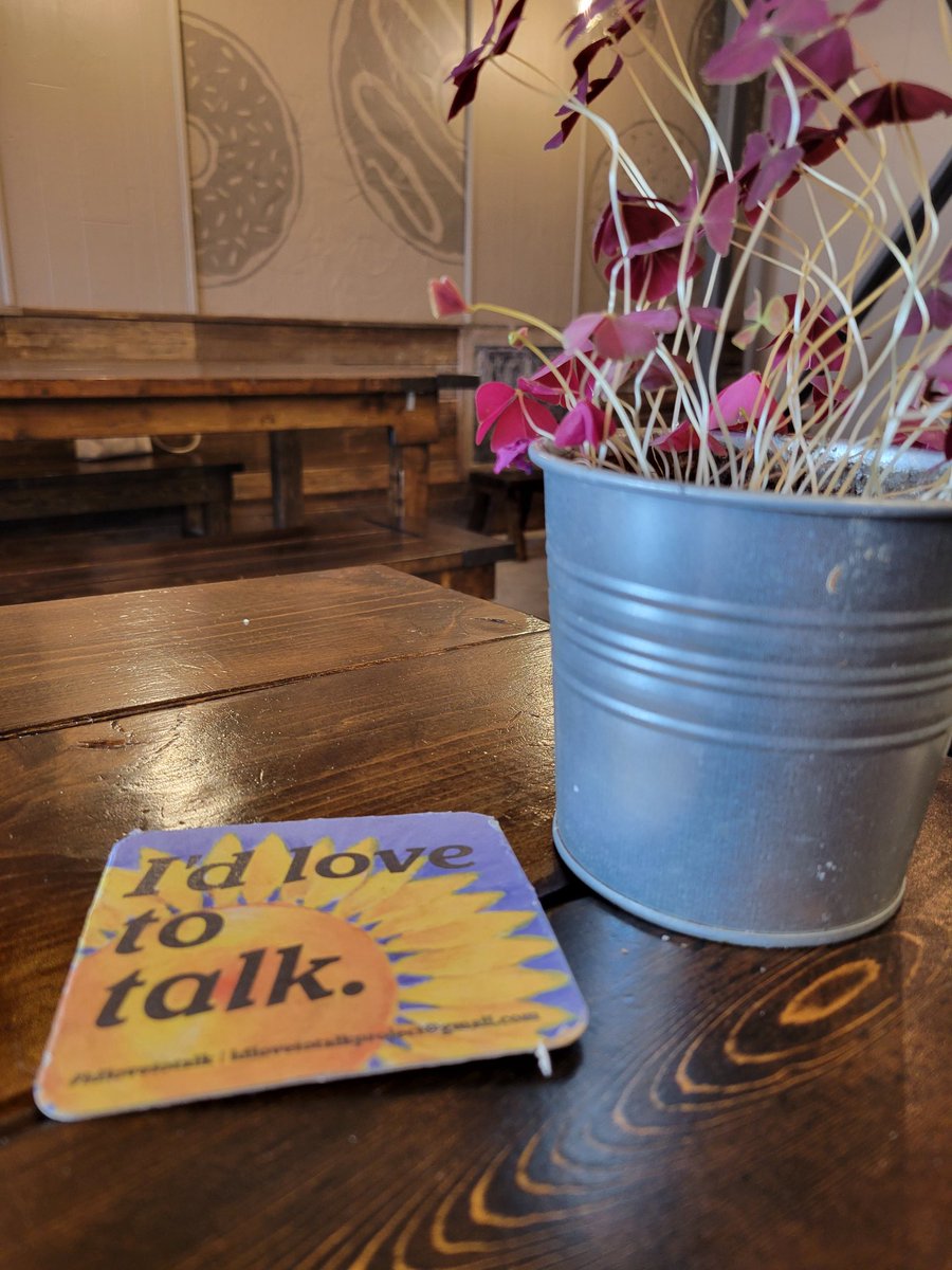 I''d Love to Talk cards at Bigfoot Donuts in Courtenay! 😊🍩 (at the cream/sugar station)

Set out an I'd Love to Talk card to invite a conversation or spot someone with a card and stop to chat!

Tag your stories about the people you meet with #idlovetotalk 

#talking2strangers