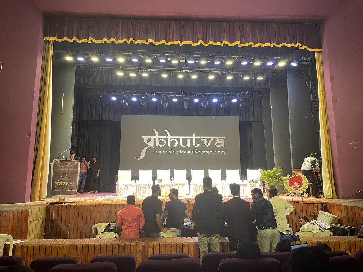 rotaract3170's tweet photo. PRABHUTVA , 50th DRR installation of District 3170 . https://t.co/s4oIg3HQH5