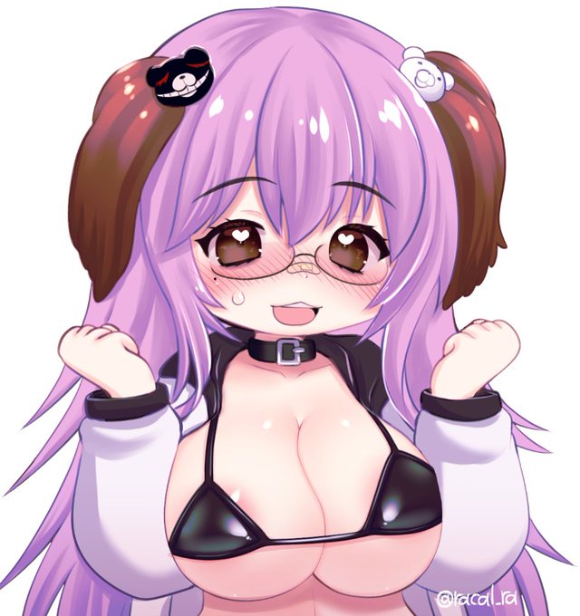 @puppiemoka @AliceAlucard_VT Perfect harmony of glasses and boobs❣️ 