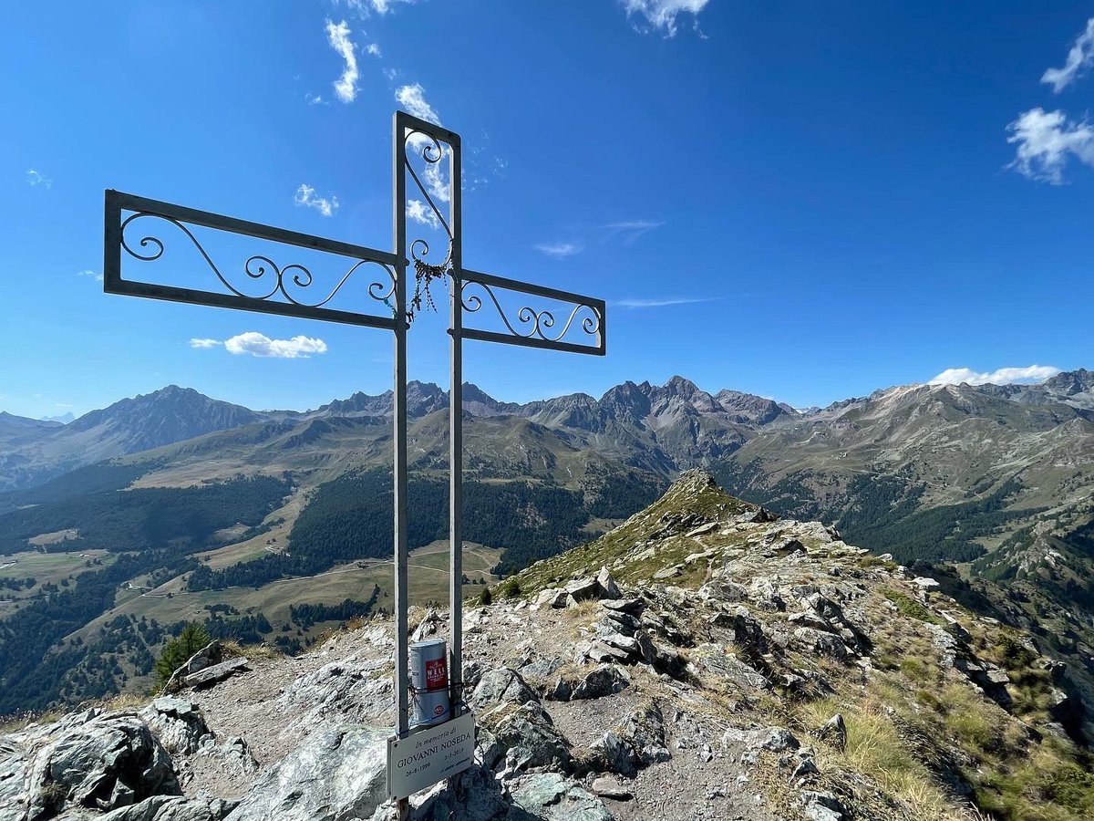 MaxMart4810's tweet photo. Cima Longhede e Becca d’Aver #iocorroqui #todaysplayground #trailrunning #trailvda #inaltotrail #inaltoteam #summitbagging #verrayes #cimalonghede #beccadaver #coldaver #coldesbornes #randotrail https://t.co/xqcitvP6G4