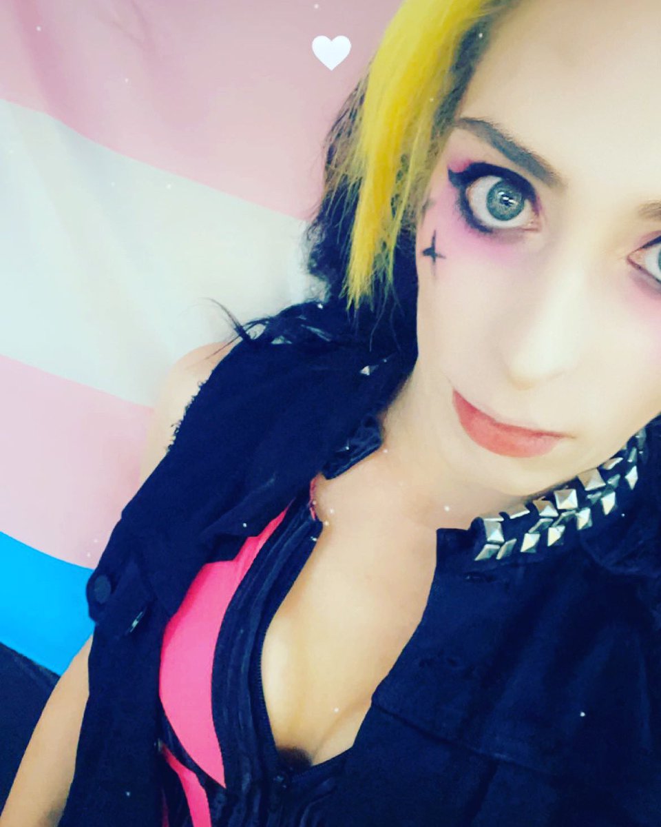 Reygan loves to play at @neweraprowrestling 

Also showing that pride 💙
.
.
.
#reygangrimez #theunhingedangel #theunhingedangelreygangrimez #prowrestler #womanswrestling #lgbtwrestling #transwrestler #strong #newerawrestling #altmodel #mentalhealthmatters #mentalhealthadvocate