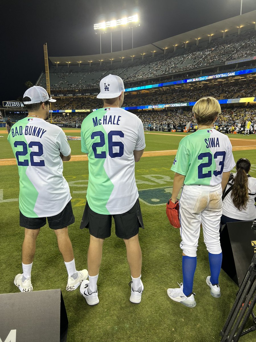 Joel McHale on X: These guys were so happy they got their picture with me.  #mlb #mlballstargame @MLB @MLBNetwork  / X