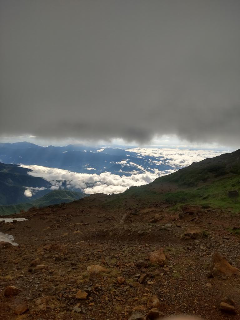 高橋摂 天気に悩ませれながらも 何とか白馬岳まで歩みを進める事が出来ました T Co Hxiyxxv934 Twitter
