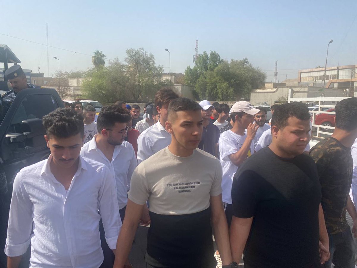 mym17551340's tweet photo. #الاحد_ثوره_طلاب_السادس ربي ينصركم اخواتي https://t.co/6z9VsWENUq