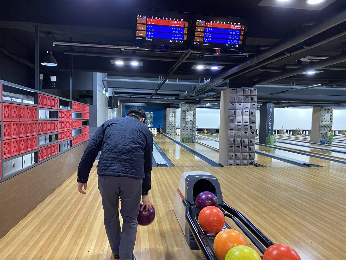 LeeToland4's tweet photo. @ooz_official #OOZ #OOZWorkOut
I love bowling. I came to bowling with my friends! I felt so good because I got 1st place. Bowling is my hobby, so I want to continue playing with my friends. https://t.co/kG6ar7UZOK