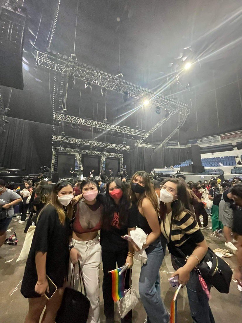 NIALLWITSAY0's tweet photo. hndi nagpaqta c chy at kim kagabi 🙇🏻‍♀️ SEE U AGAIN SA NEXT ONE I THINK :”) https://t.co/9ItevefzzO
