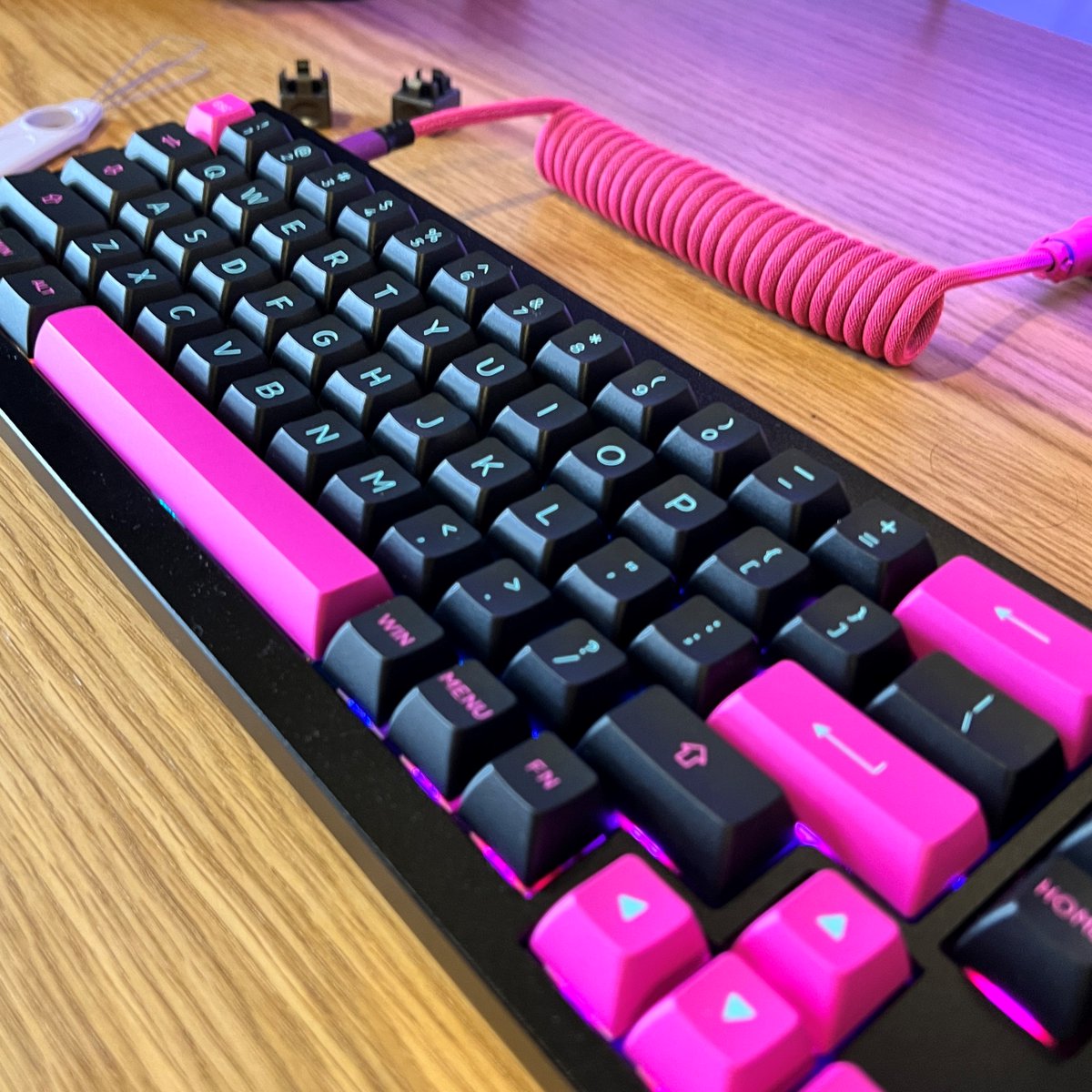 Enjoying weekend vibes with the Q2 with these hot pink highlights!