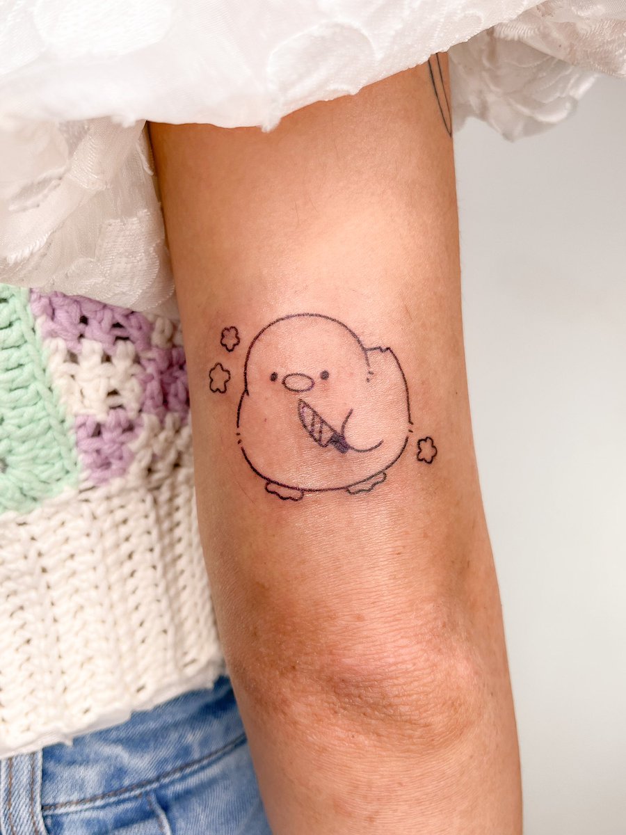 pigeoncrafts's tweet photo. A little friend I tattooed last week 🥺 https://t.co/GwCdzkGNGn