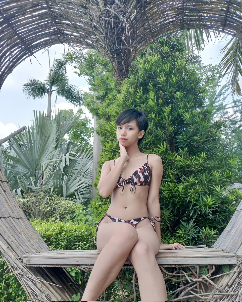 IrisiMawi's tweet photo. Hey gamers! Who said that criminology student cannot slay?
(Off cosplay this is me without cosplay costume ect. Anyway I'm crying too much because school is coming again T^T)
#nsfwtwt #petitechicks #criminologystudent #offcosplay #normie #boycutgirl #sexy #asianchicks https://t.co/E4pXINZMvE