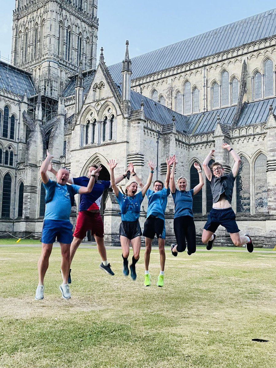 polly_jacobs's tweet photo. 10 miles down, made it to Amesbury, still smiling! #greatstoneswaychallenge @trueathleteproj @camjacobsrunner @ChristopherSke2 https://t.co/XsIKmtSQLv