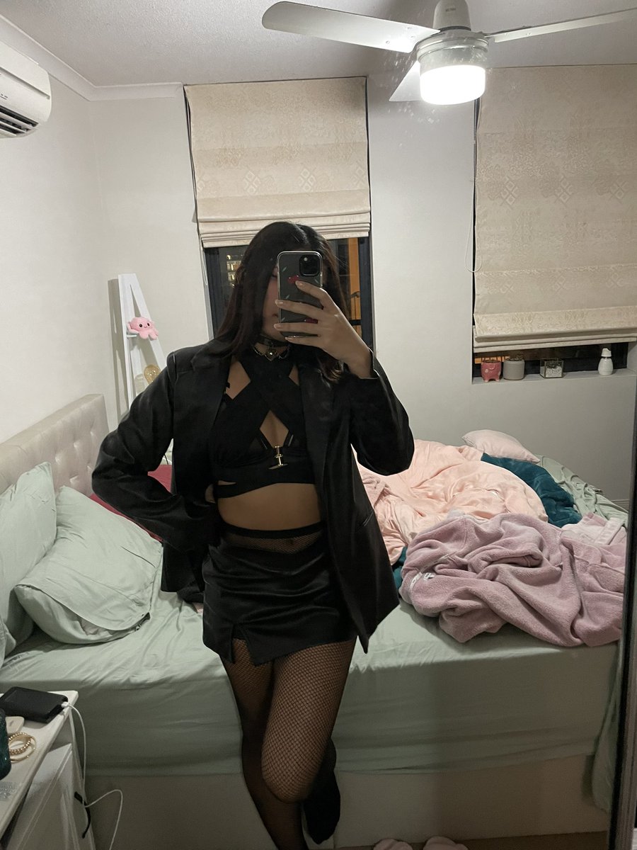 bbunbee's tweet photo. Berlin Blackroom Best 🖤 https://t.co/JpSnhenw3h